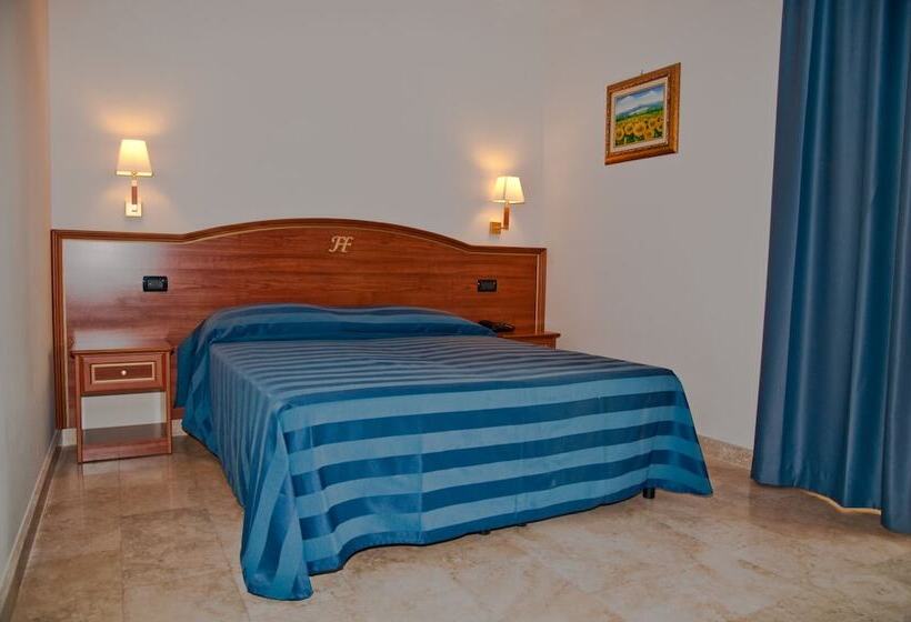 スタンダードルーム, Fashion