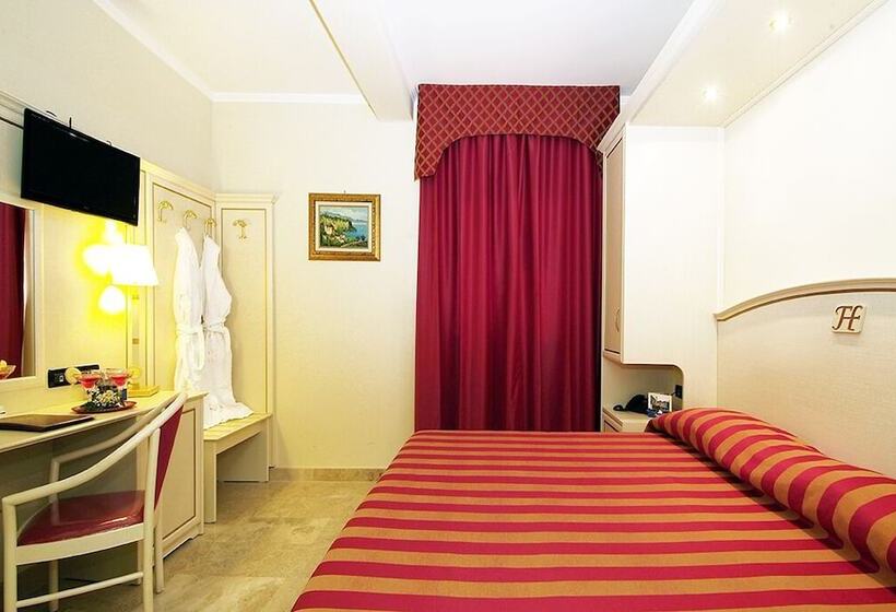 スタンダードルーム, Fashion