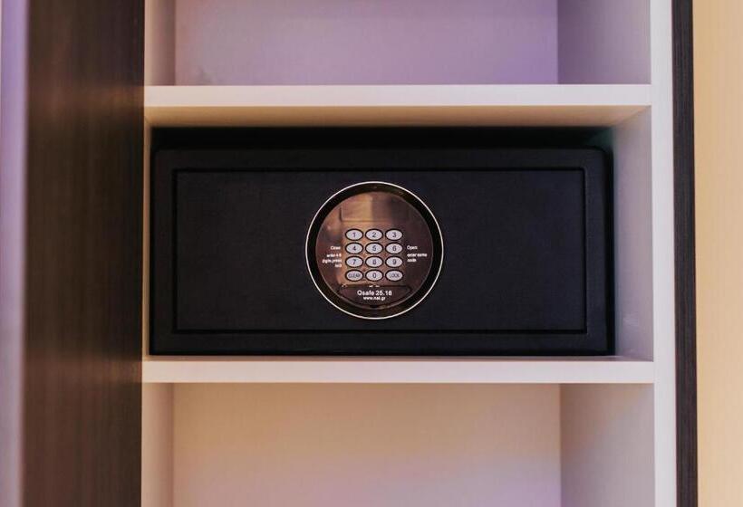 اتاق سوپریور با چشم‌انداز شهر, Frangiorgio