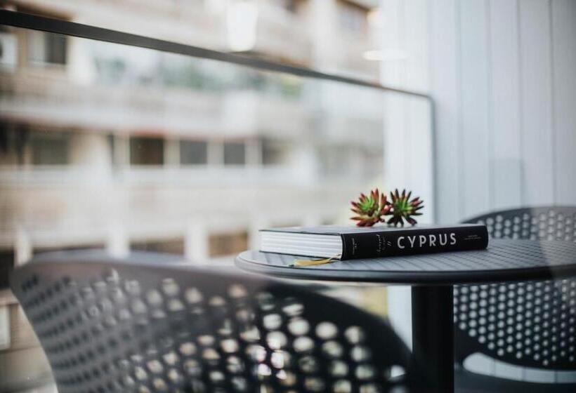 اتاق خانوادگی, Frangiorgio