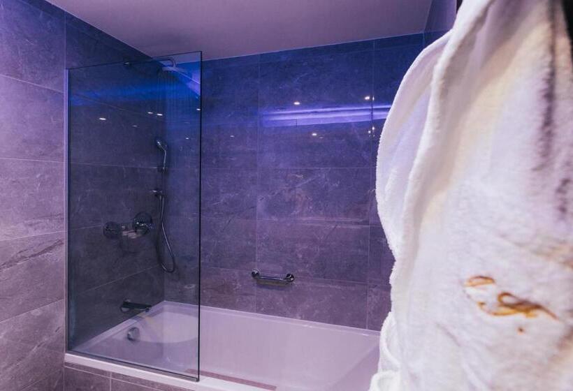 اتاق خانوادگی, Frangiorgio