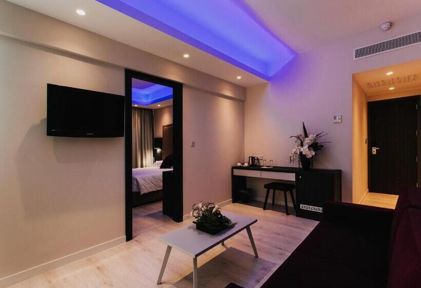 سوئیت با وان آب گرم, Frangiorgio