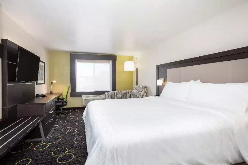 キングサイズベッドのスイートルーム, Holiday Inn Express & Suites Tucumcari By Ihg
