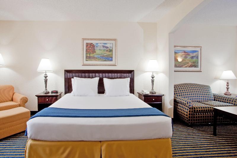 스위트 킹사이즈 침대, Holiday Inn Express & Suites Chesapeake, An Ihg
