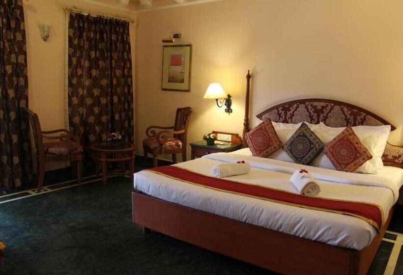 اتاق لوکس, Tea County