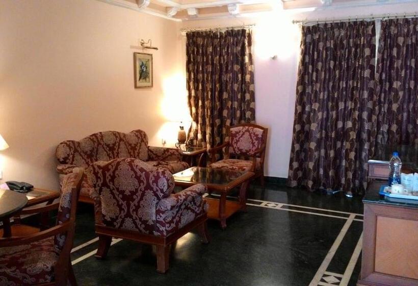 اتاق پرمیوم, Tea County