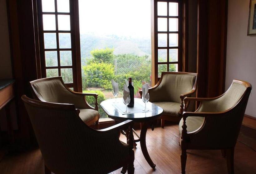 سوئیت با تخت بزرگ, Tea County