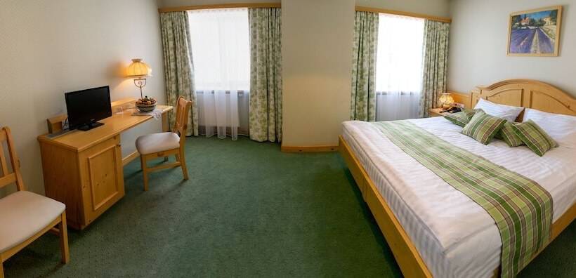 高级大房间, Landhaus