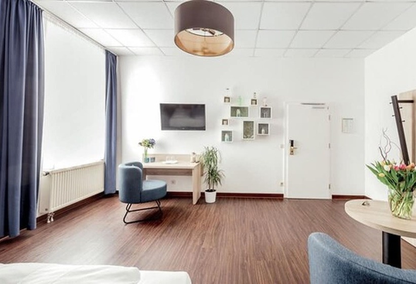 Номер Superior, Pallas