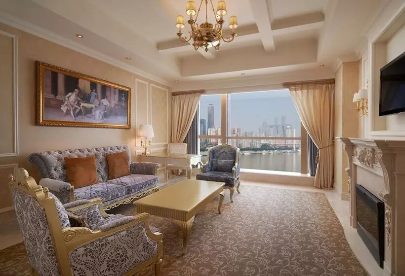 Kulüp Süiti, Sheraton Chongqing