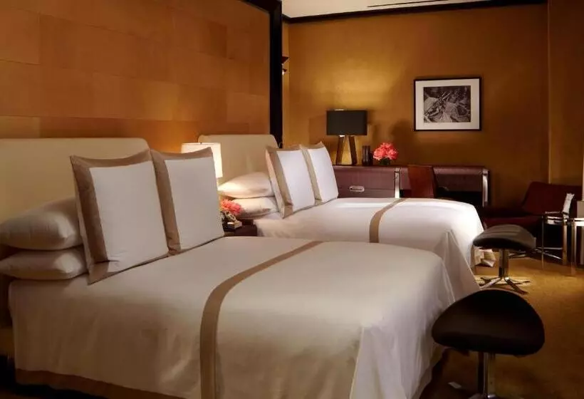 Deluxe-huone, The Chatwal, The Unbound Collection By Hyatt