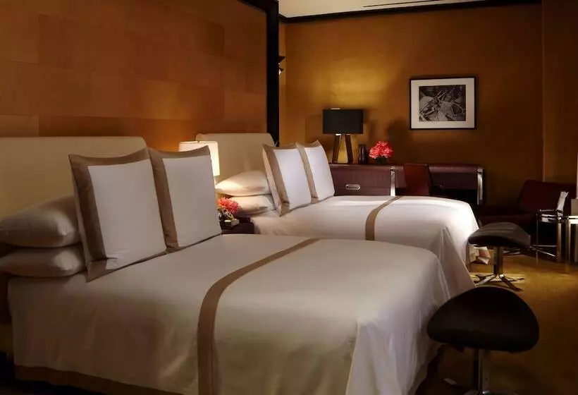 Deluxe-huone, The Chatwal, The Unbound Collection By Hyatt