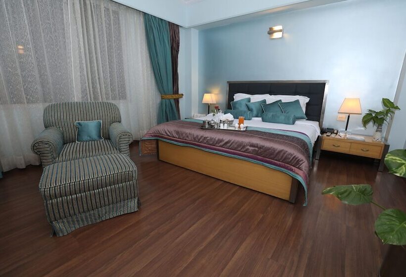 Люкс, The Piccadily