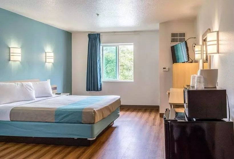 障害者適応デラックスルーム, Motel 6 Lincoln City, Or