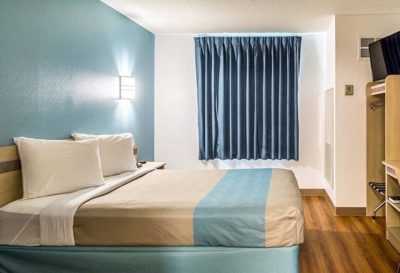 اتاق دلوکس مخصوص معلولین, Motel 6 Lincoln City, Or