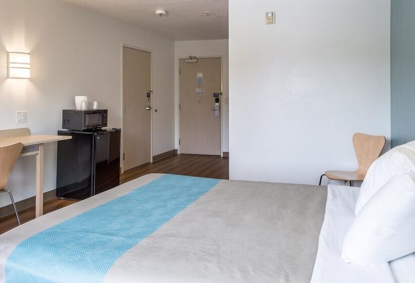 اتاق لوکس, Motel 6 Lincoln City, Or