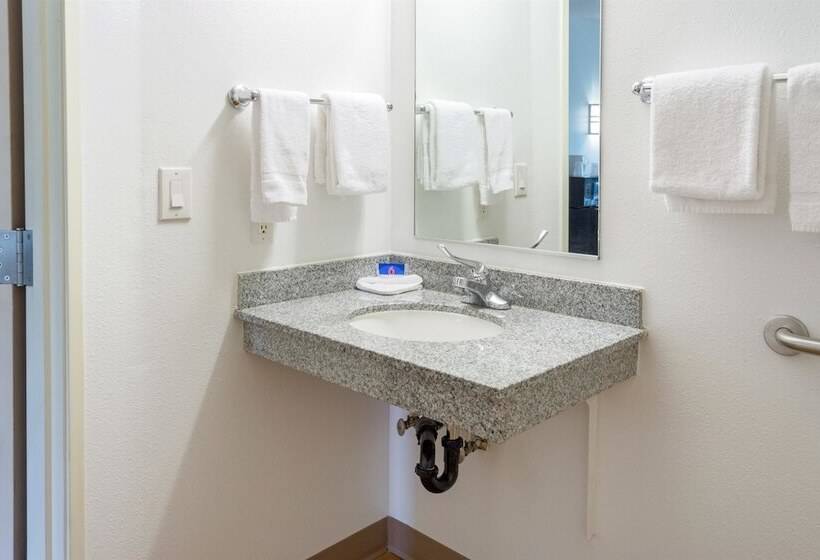 اتاق دلوکس مخصوص معلولین, Motel 6 Lincoln City, Or