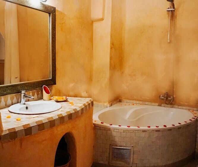 سوئیت سینیور, Riad Nora