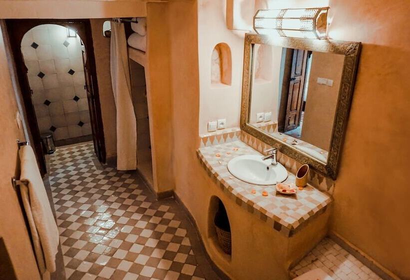 سوئیت سینیور, Riad Nora