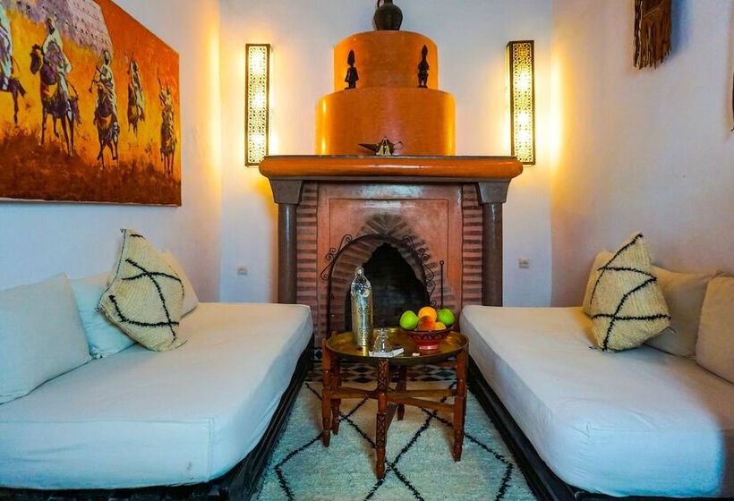 سوئیت سینیور, Riad Nora