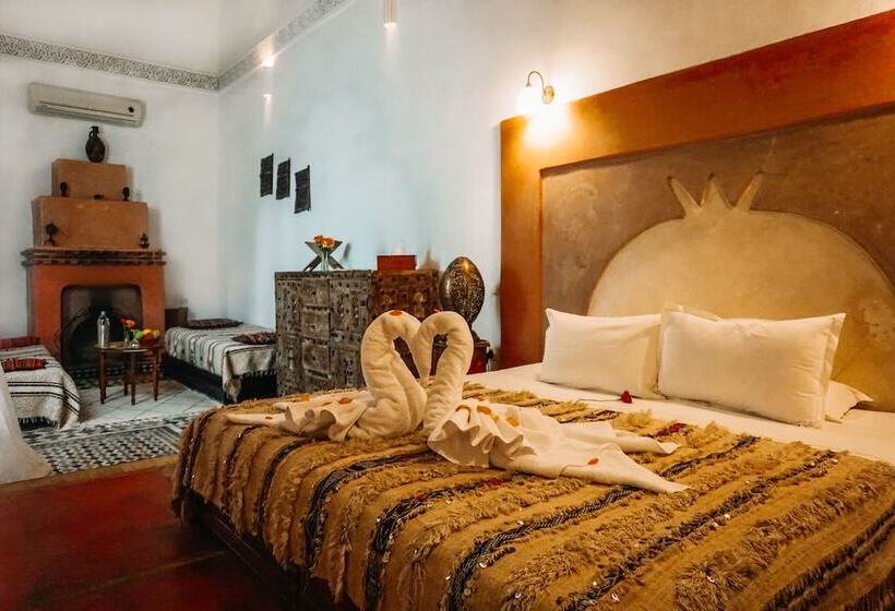 سوئیت سینیور, Riad Nora