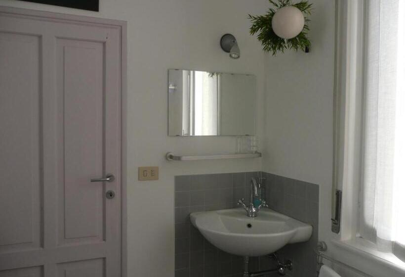 标准间, B&b Piccolo Lago