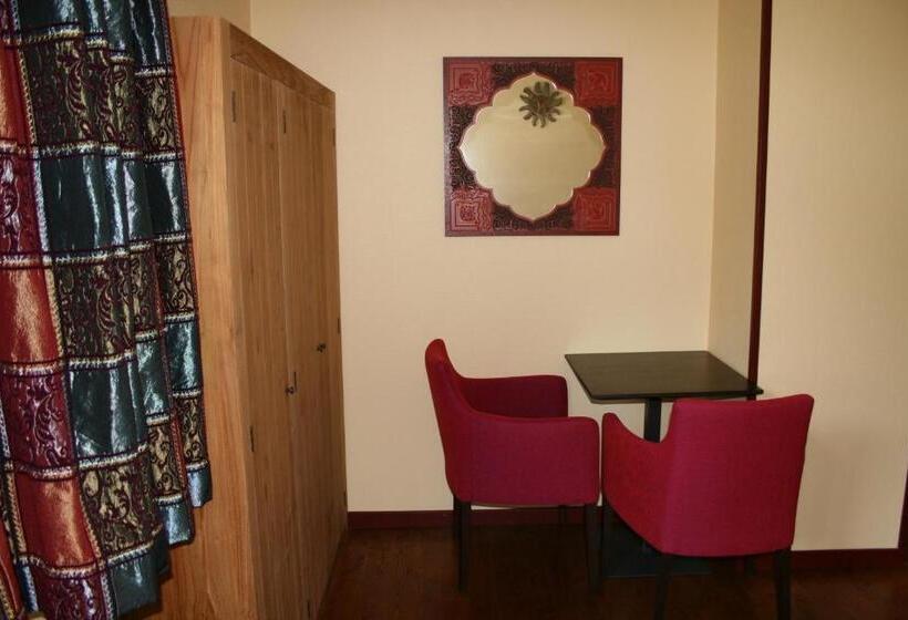 标准间, La Lune D Or