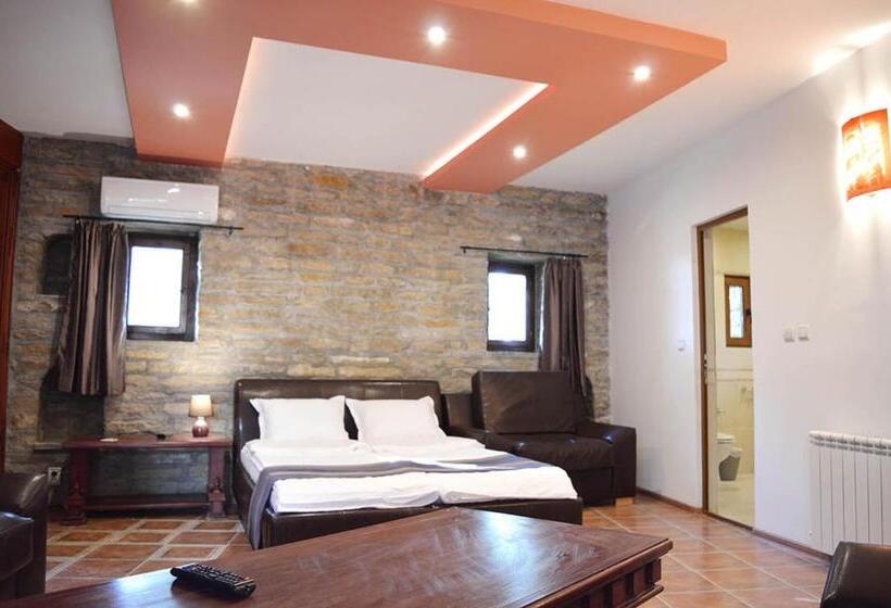 带按摩浴盆的套房, Arbanasi Deluxe Villa