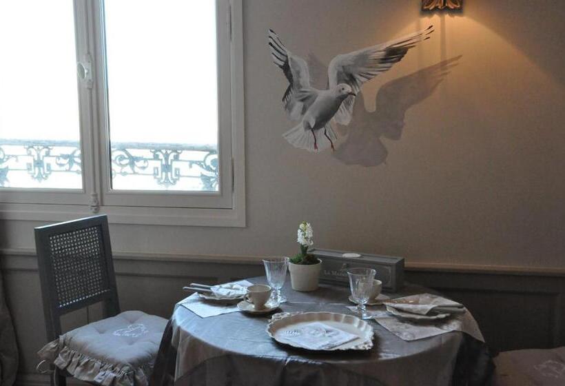 اتاق استاندارد با چشمانداز, La Poupardoise