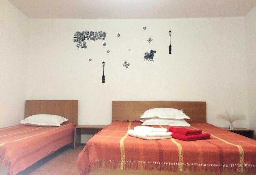 스탠다드 트리플 룸, Pensiunea Socrita