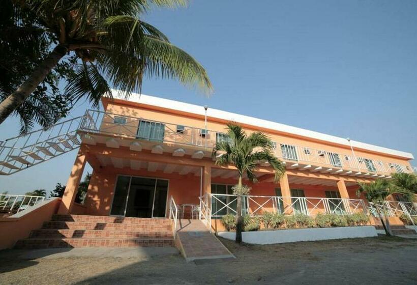 발코니 디럭스 룸, The Waterfront Beach Resort