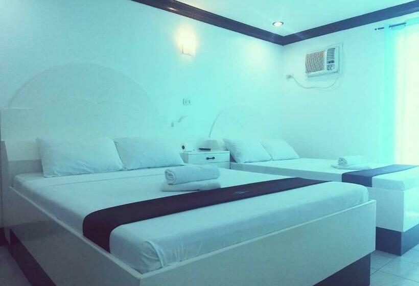 غرفة ديلوكس مزودة بشرفة, The Waterfront Beach Resort