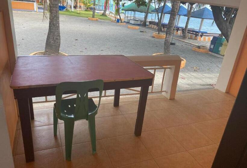 غرفة سوبيريور, The Waterfront Beach Resort