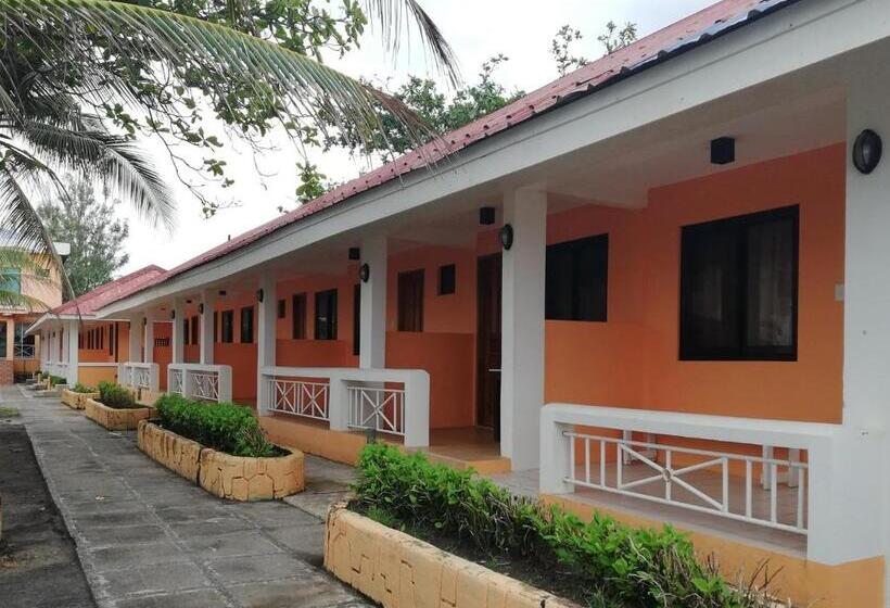 غرفة سوبيريور, The Waterfront Beach Resort