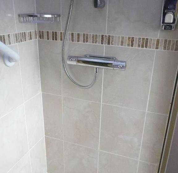 디럭스 룸, The Three Arches