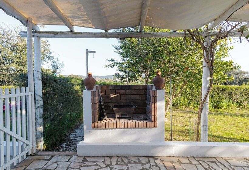 １ベッドルームハウス, Monte Do Cerro