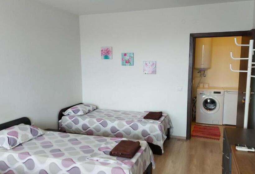 غرفة قياسية ثلاثية حمام مشترك, Panorama Apartment & Rooms Veliko Turnovo