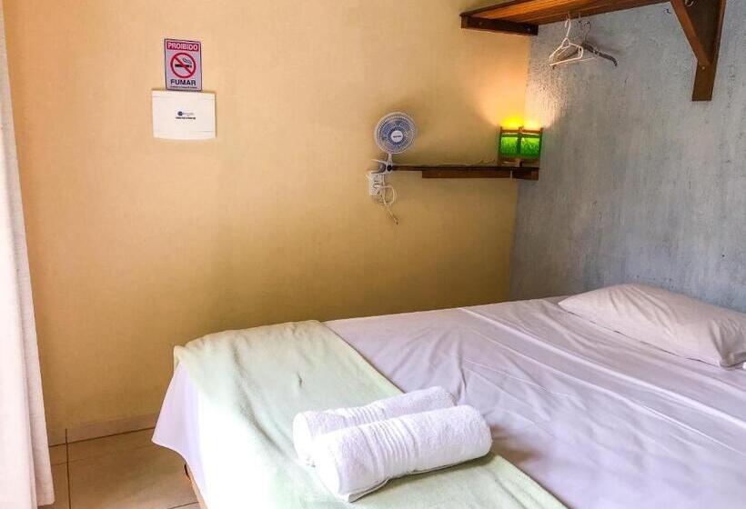 اتاق استاندارد با سرویس بهداشتی مشترک, Rosamar Suites