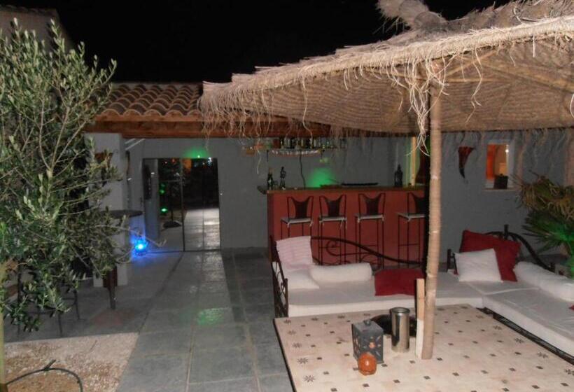 带花园景观的标准工作室, Appartements Et