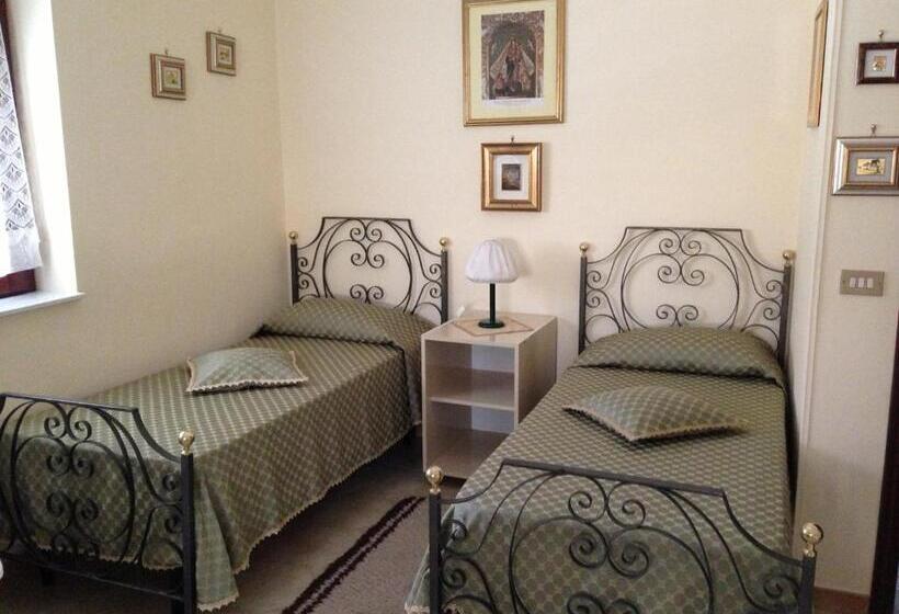 اتاق استاندارد چهار تخته, Bed And Breakfast Padalino