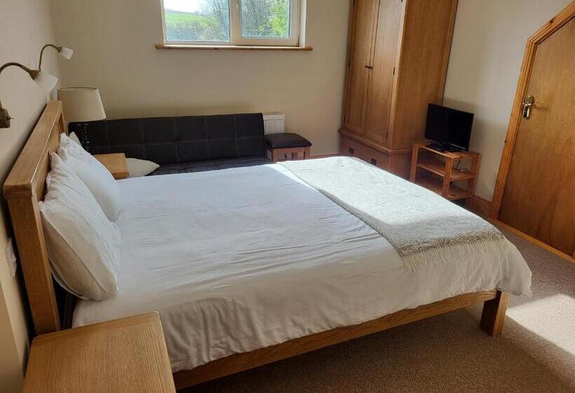 חדר משפחתי חדר אמבטיה משותף, Riverside Glanworth