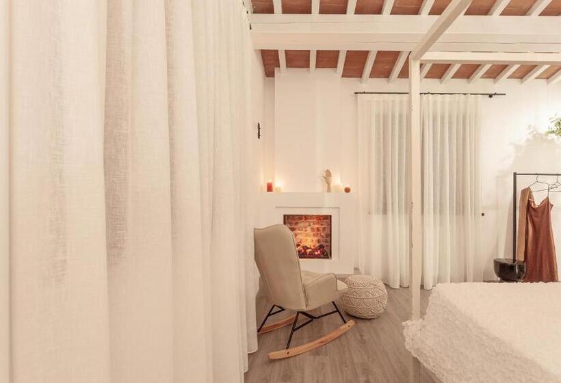 Люкс Deluxe Кровать Кинг, Country Rooms & Suite La Quercia