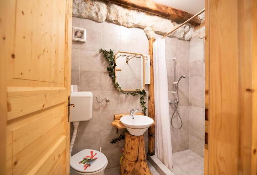 اتاق استاندارد چهار تخته, Klub Zlata Ribica