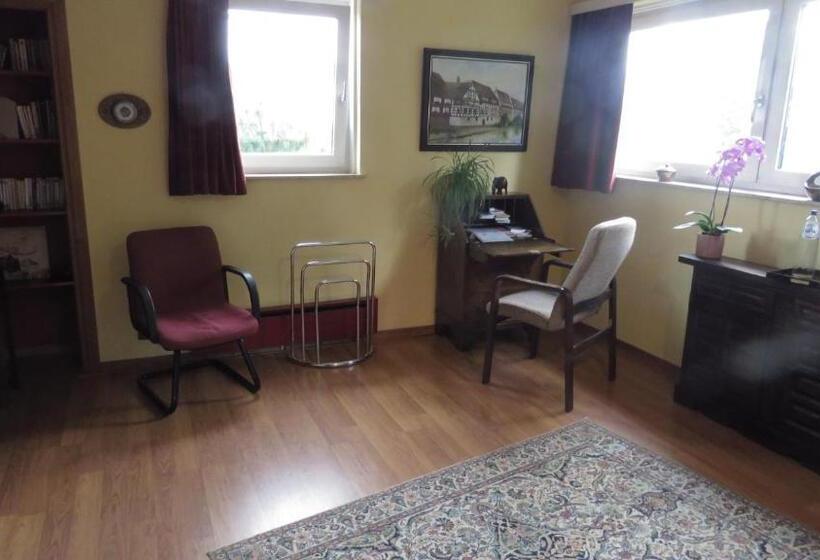 スタンダードルーム, Prince D Orange Bed & Breakfast