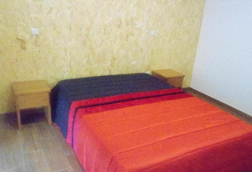 Дом 2 Спальни, Campismo Rural Rio Caldo Geres