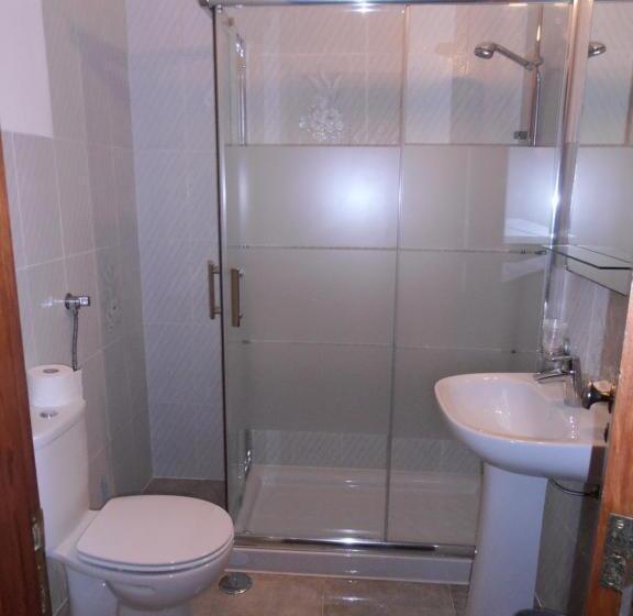 غرفة قياسية ثلاثية, Lobateira Villas