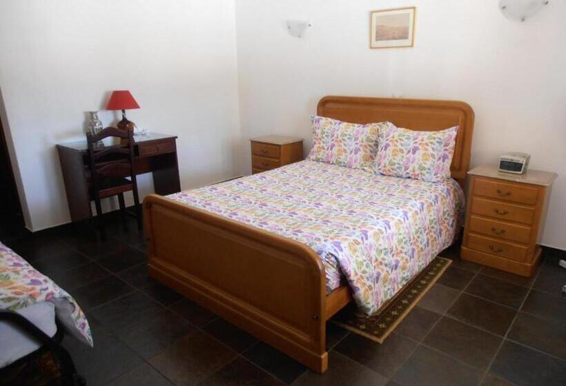 غرفة عائلية, Lobateira Villas