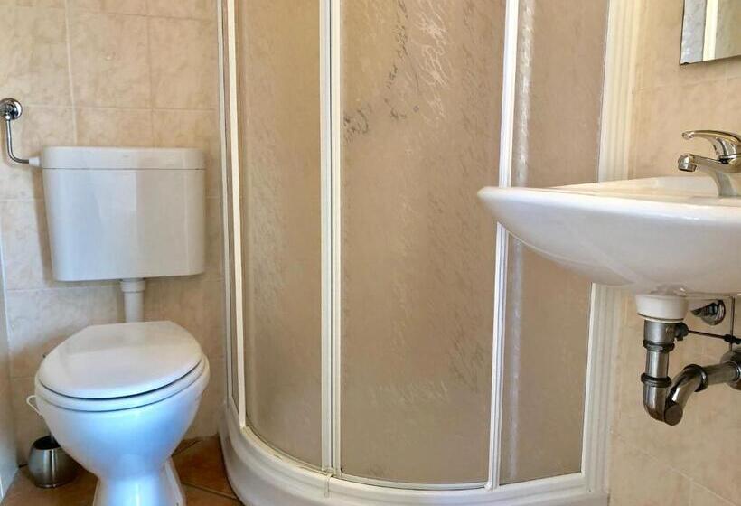 דירת שני חדרים, Residenza Ai Ronchi 1 2 6