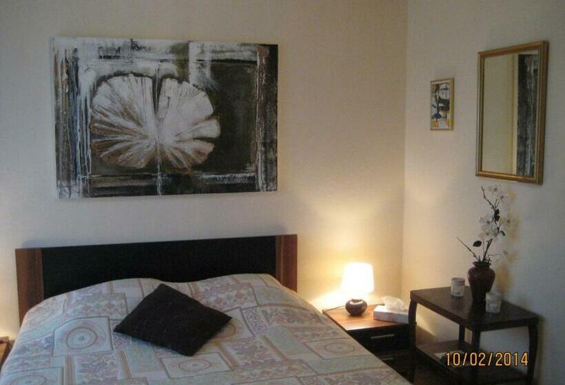 Номер Стандарт, Les Petites Chambres De La Bleue Maison