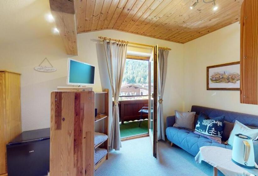 Номер Стандарт с Балконом, Chalet Tirol Waidring